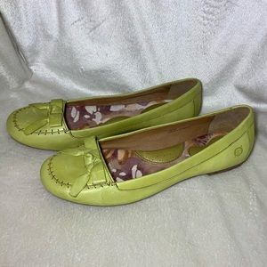 Born leather loafers - green w/ bow on the toe women’s size 10